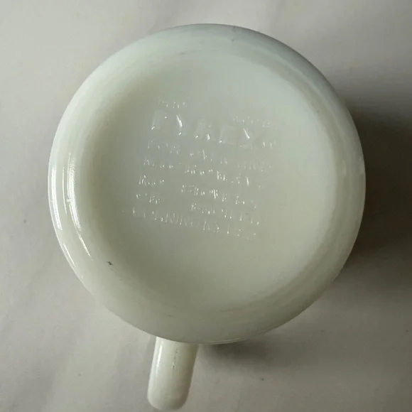 Pyrex Vintage Butterfly Gold milk glass coffee mug D handle - Picture 2 of 5